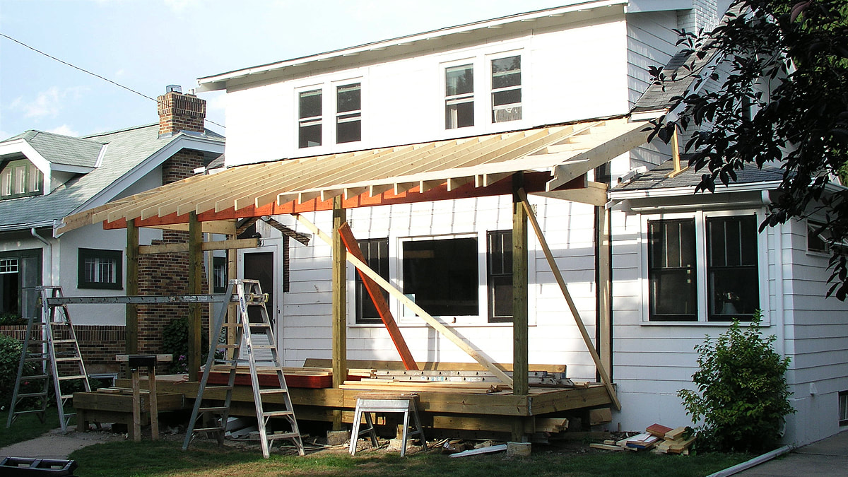Screened porch roof construction